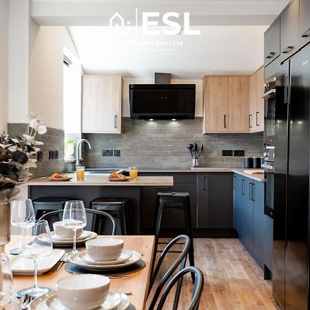 Central 5 Bedroom Townhouse Perfectly Located 2 Mins Walk From The Train Station Chester Luaran gambar