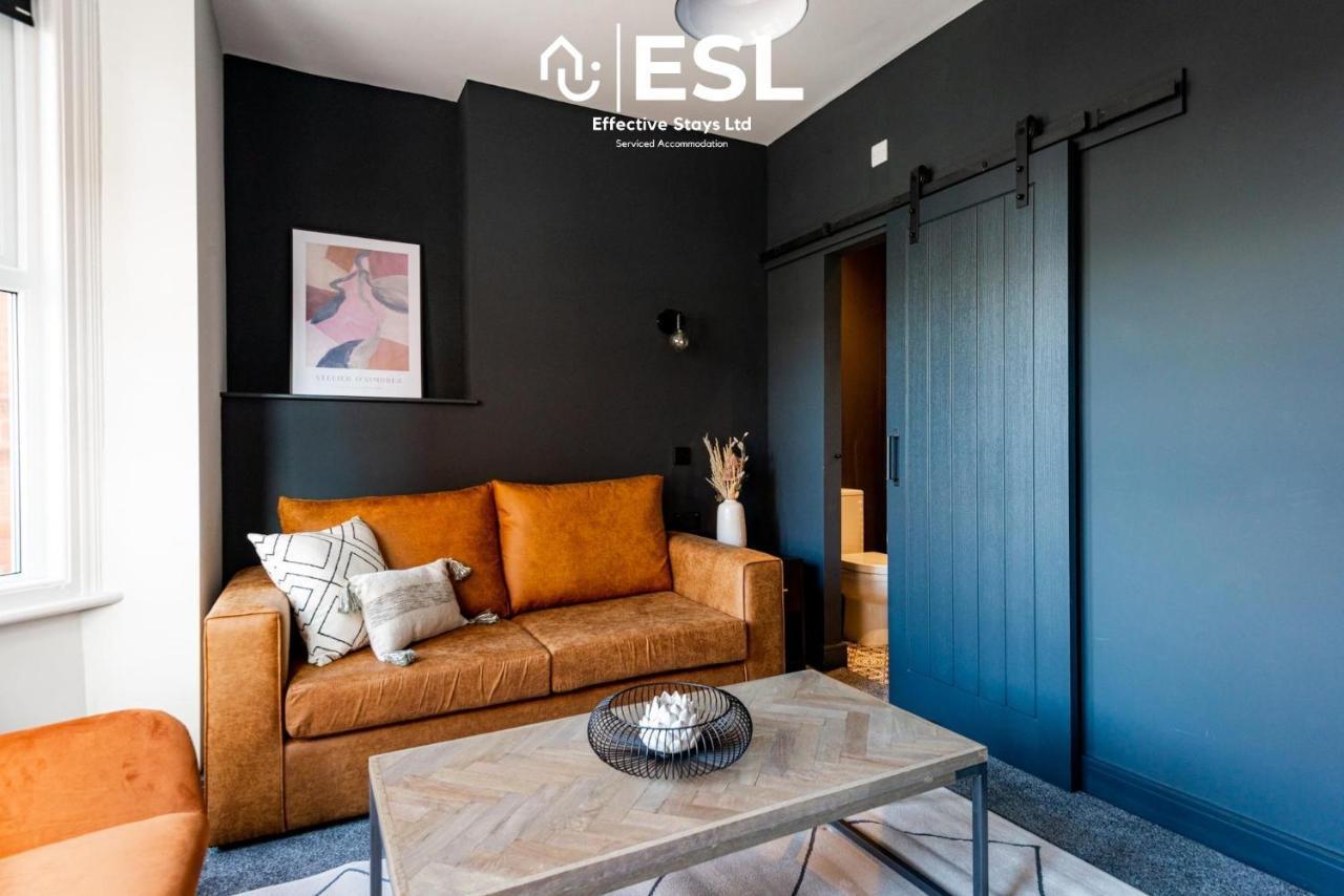 Central 5 Bedroom Townhouse Perfectly Located 2 Mins Walk From The Train Station Chester Luaran gambar
