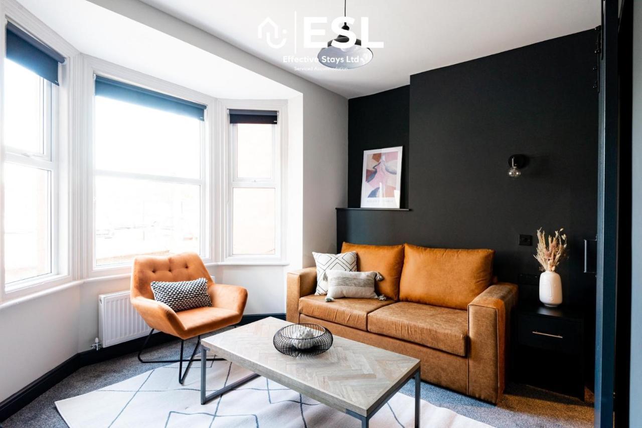 Central 5 Bedroom Townhouse Perfectly Located 2 Mins Walk From The Train Station Chester Luaran gambar