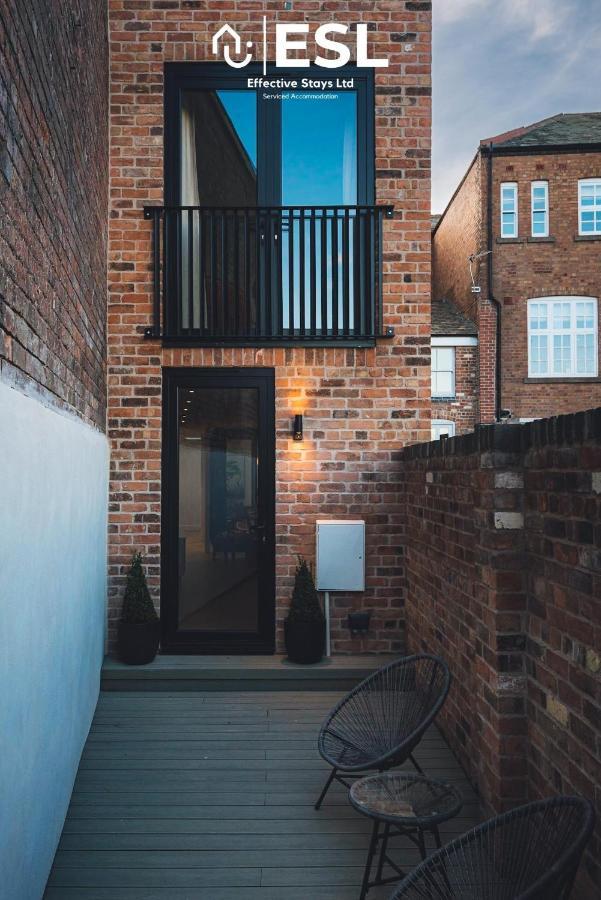 Central 5 Bedroom Townhouse Perfectly Located 2 Mins Walk From The Train Station Chester Luaran gambar