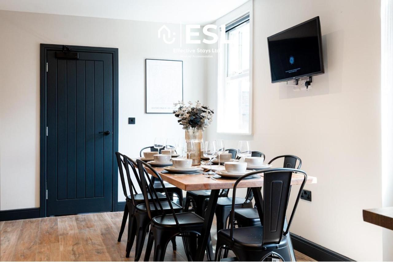 Central 5 Bedroom Townhouse Perfectly Located 2 Mins Walk From The Train Station Chester Luaran gambar